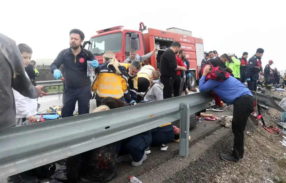 Antalya’da Yolcu Otobüsü Faciası: 10 Ölü, 24 Yaralı 44